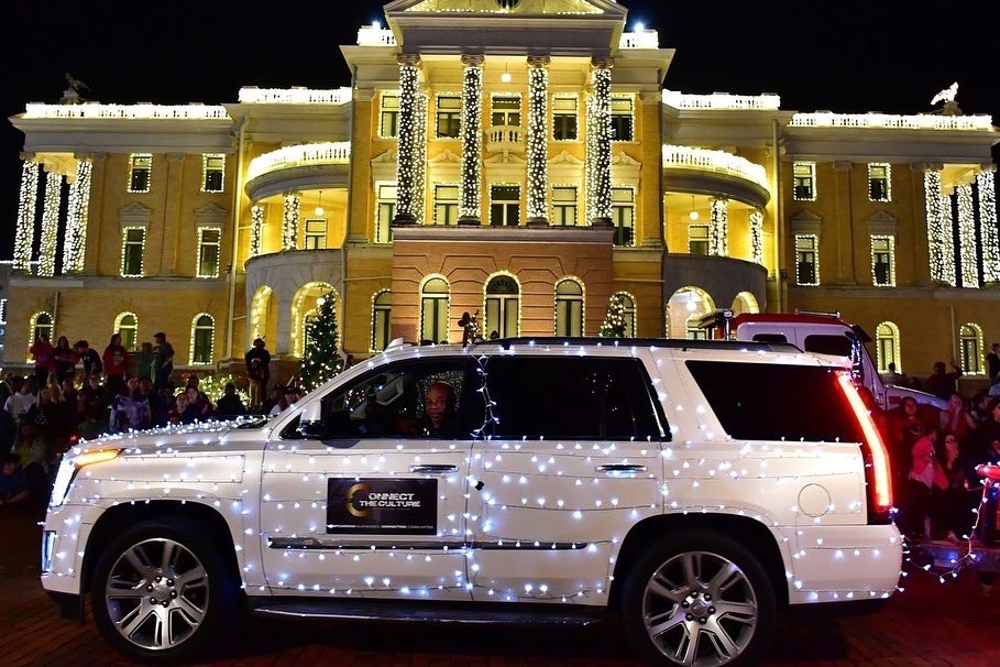 Eshia_Rae's tweet photo. Connect The Culture won 2nd Place for the Best Lighted Truck and Trailer out of 130+ Floats in the Wonderland of Lights Christmas Parade . 

This was our first year attending 🥹🙌🏽✨ https://t.co/HnLxPNorFN