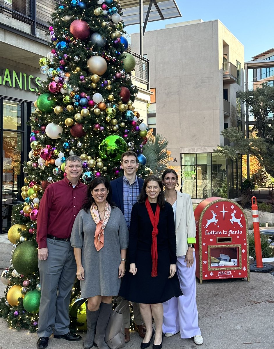 Rebeca Huddle tweet media