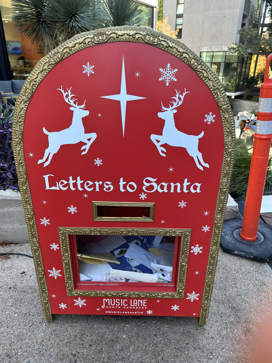 Rebeca Huddle tweet media