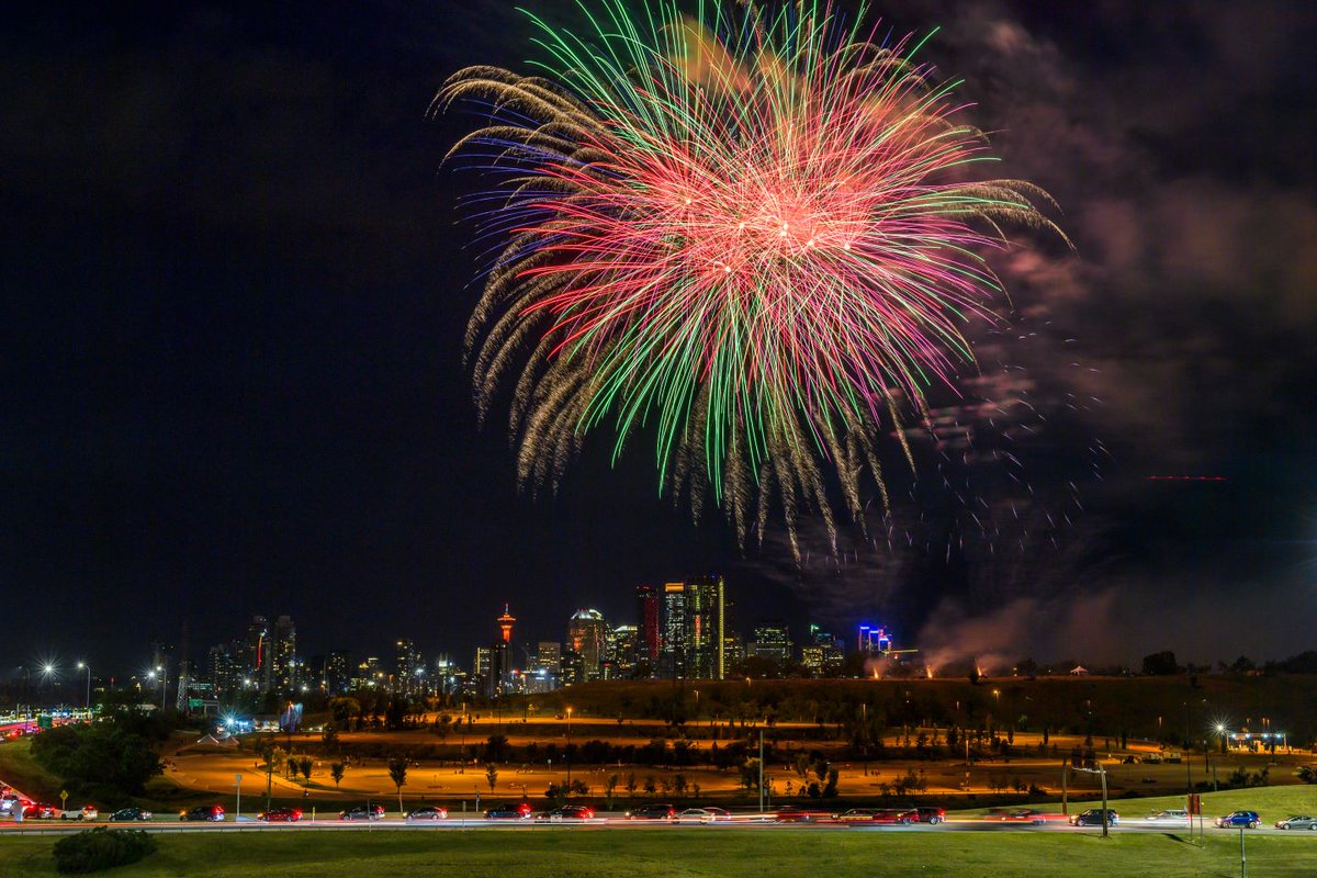 CalgaryParking's tweet image. 🎇 New Year’s Eve is right around the corner and we’re excited for one of the best nights of the year, packed with celebrations, countdowns, and community fun! 🚗

✨ Plan your New Year’s Eve visit, find parking and learn more at calgaryparking.com/nye

#ExploreDowntownYYC
