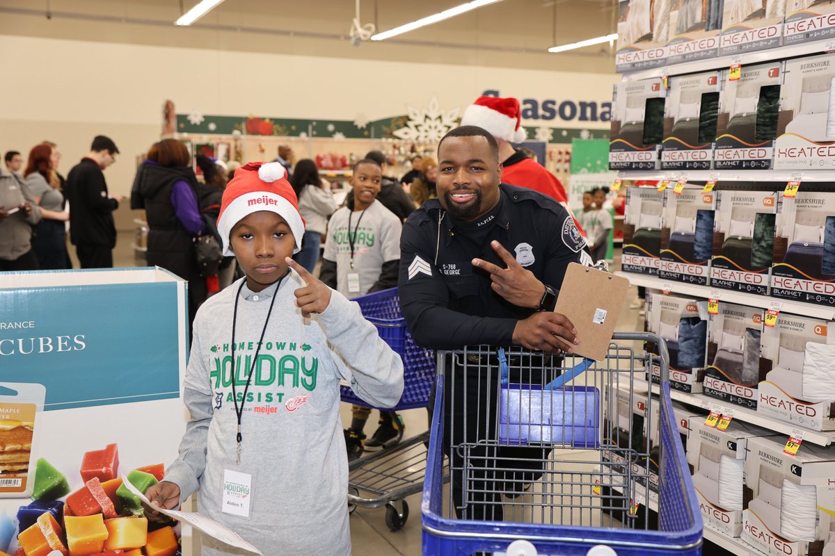 Detroit PAL (@detroitpal) on Twitter photo The <a href="/DetroitRedWings/">Detroit Red Wings</a>, <a href="/tigers/">Detroit Tigers</a>, and <a href="/meijer/">Meijer</a> teamed up for the Hometown Holiday Assist! 50 Detroit PAL kids enjoyed shopping with players & officers, spreading joy this season. Thank you for making the holidays brighter! The <a href="/DetroitRedWings/">Detroit Red Wings</a>, <a href="/tigers/">Detroit Tigers</a>, and <a href="/meijer/">Meijer</a> teamed up for the Hometown Holiday Assist! 50 Detroit PAL kids enjoyed shopping with players & officers, spreading joy this season. Thank you for making the holidays brighter!