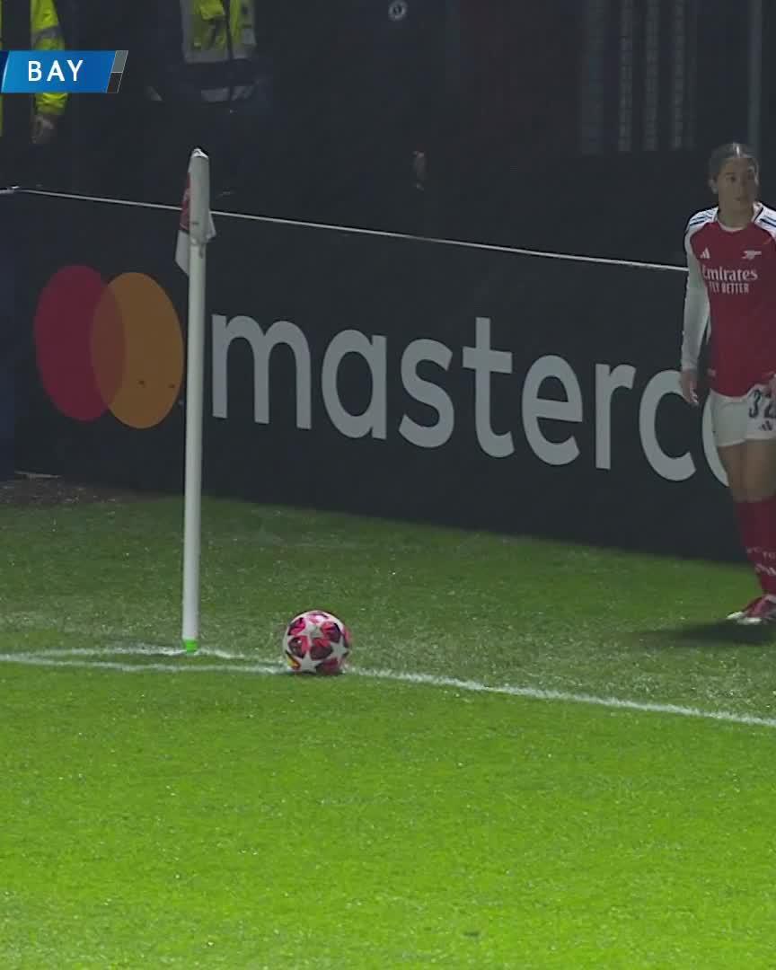 😱 Arsenal's corner catches the Bayern defense off guard and the Gunners lead early!Watch live for free on DAZN ▶️  #UWCLonDAZN #UWCL