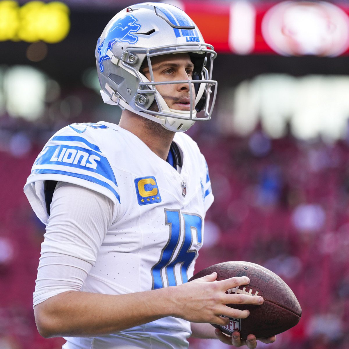 LEGENDARY: #Lions QB Jared Goff is the 1ST player in NFL history with four career games with at least 400 passing yards, 4 TD passes, and zero INTs.

Goff passed Drew Brees, Joe Burrow, Patrick Mahomes, Peyton Manning, &amp; Aaron Rodgers.

JARED GOFF HAS BEEN HISTORIC.