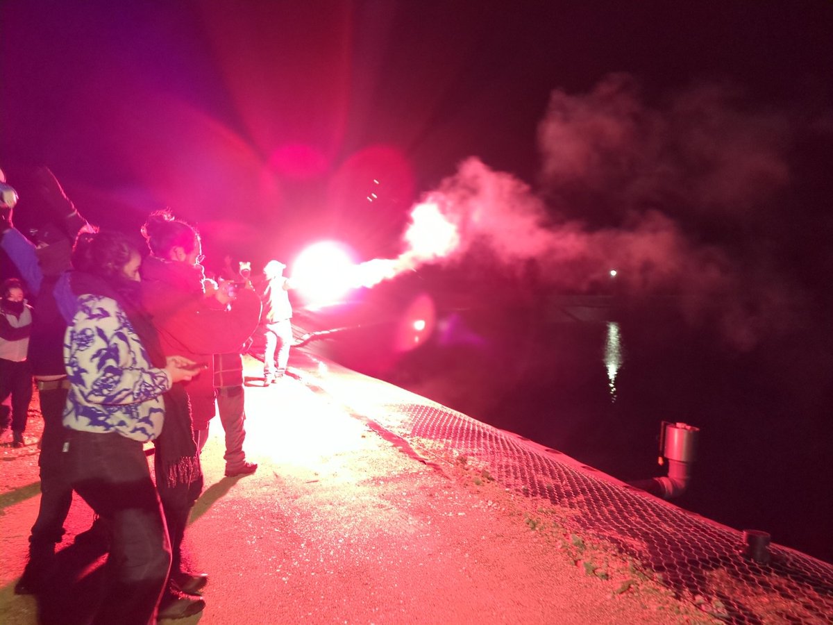 lessoulevements's tweet photo. Ce soir, pour la première fois depuis le 25 mars 2023, des manifestant•es antibassines sont entrés dans l'enceinte de la bassine de #SainteSoline, désormais illégale !

Cette bassine n'aurait du jamais être construite, les manifestant•es n'auraient pas du être réprimés. https://t.co/f6ByTQwPqW