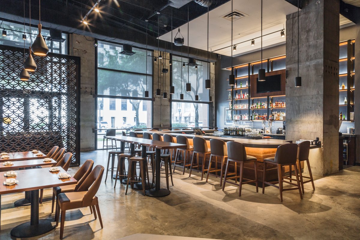 EDR_Design's tweet image. Tsunami Restaurant, New Orleans

A fusion of natural elements and Japanese-inspired design create a dynamic, inviting space. From the vibrant sushi bar to intimate seating areas, every detail enhances the experience.

bit.ly/4iJC94b