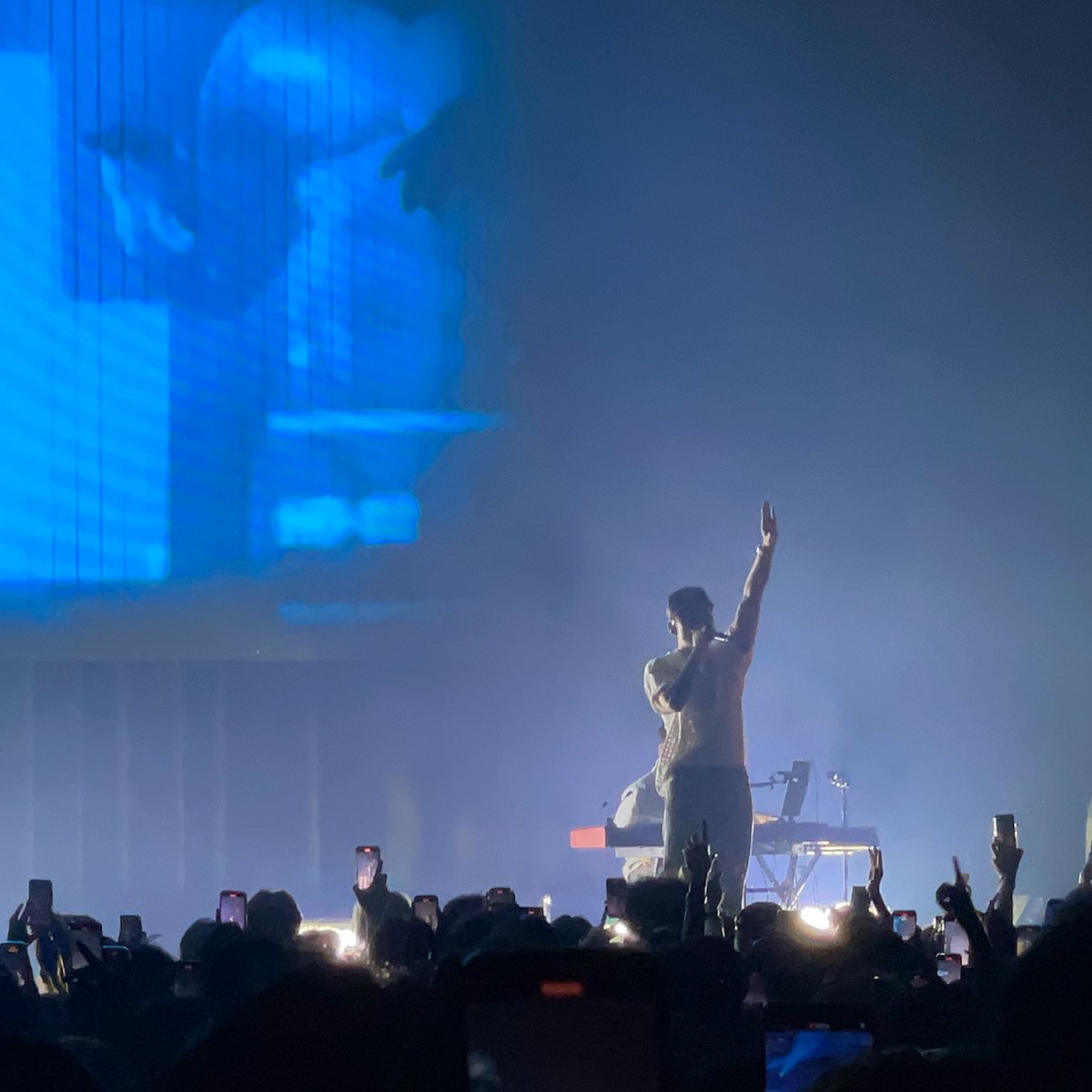 man is hot 🤧🥵
#darkhorseseason #masiwei