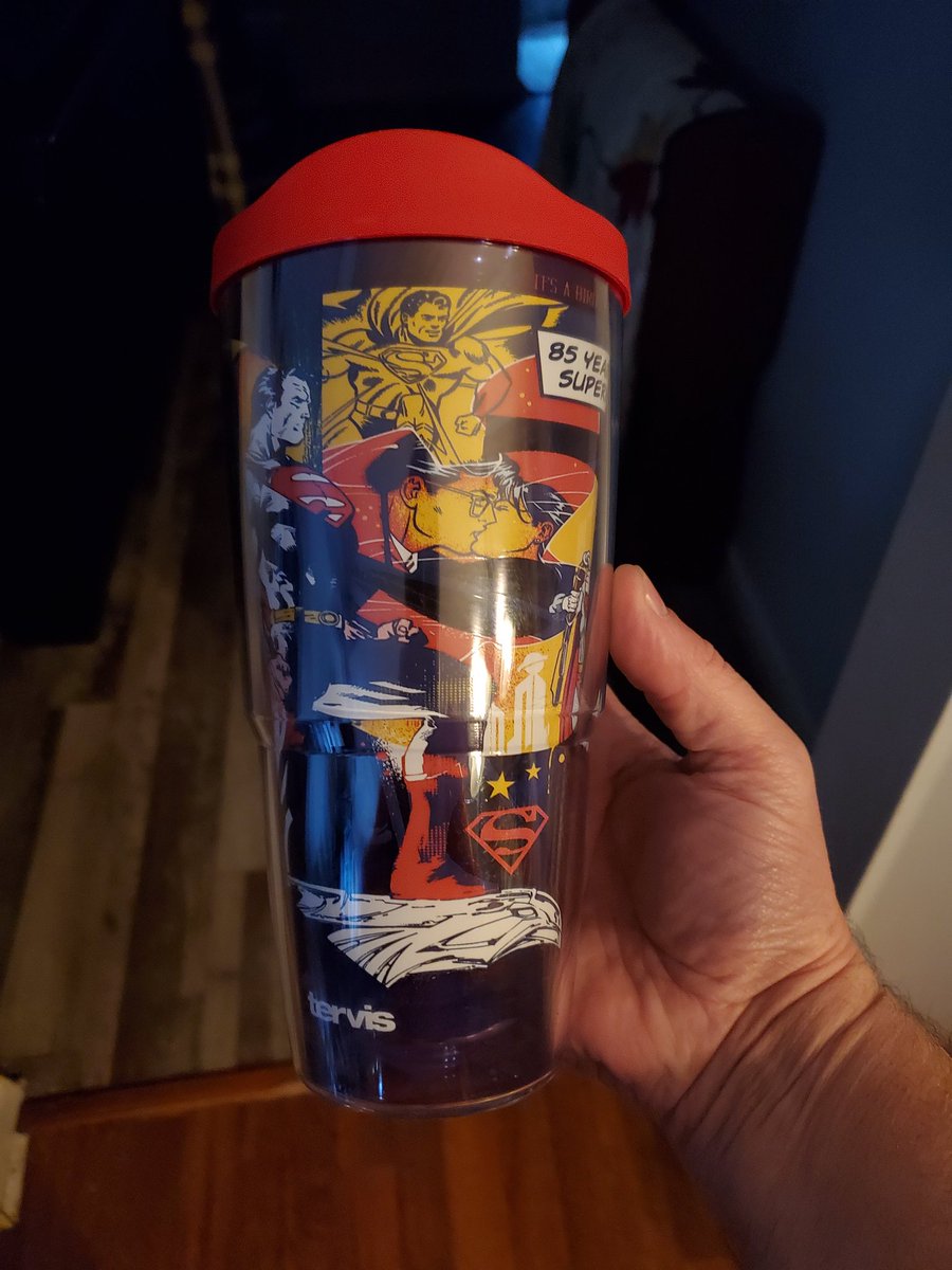 CoachJeffEssig's tweet photo. Early #Christmas gift from a student! Some real thought went into this. She obviously knows me! Thank you!
#BestSmallTown
#BestStudents
#BestParents https://t.co/3kLKlzgsEi