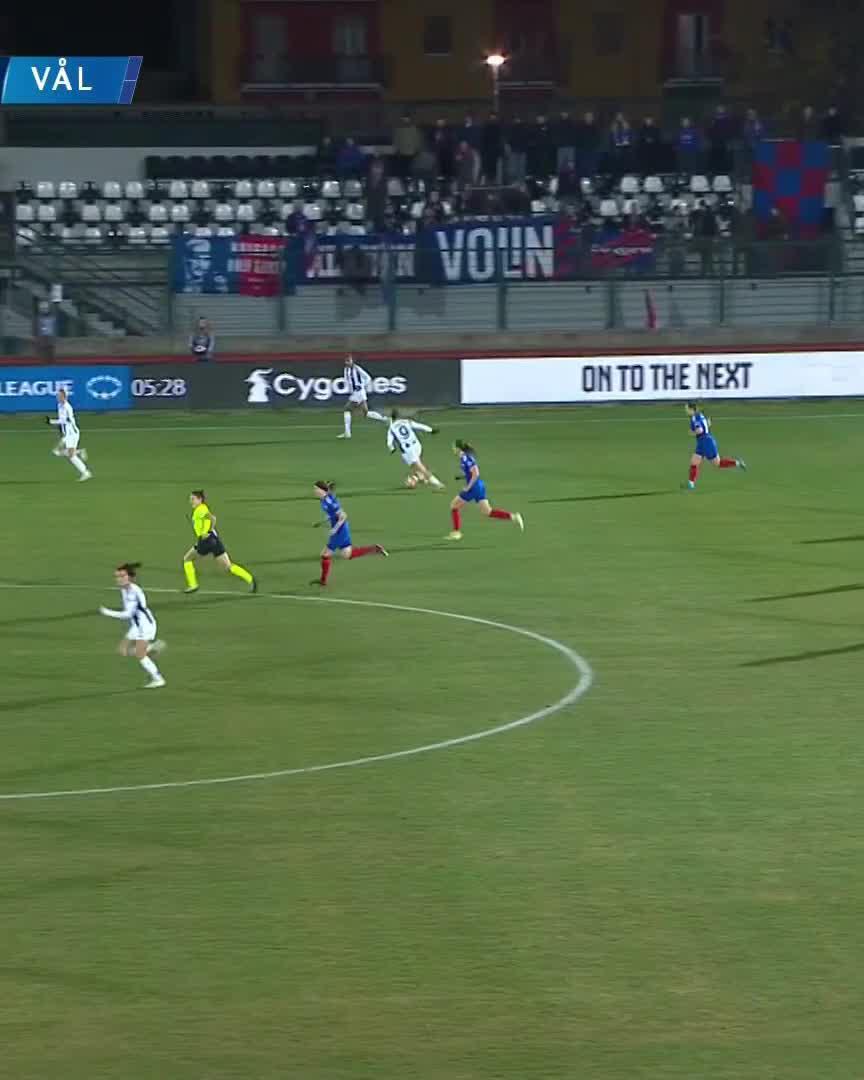 ⚡Bergamaschi's quick thinking gives Juve a spectacular lead!Watch live for free on DAZN ▶️  #UWCLonDAZN #UWCL