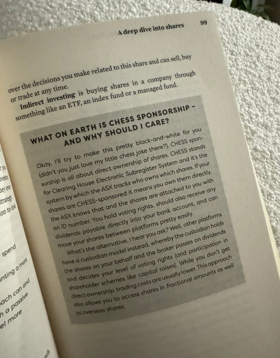 KarsonBird's tweet image. i lilke reading😍😚