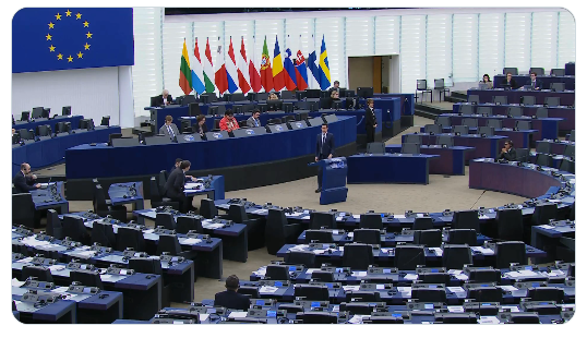 Aujourd'hui le sujet du parlement européen c'était Mayotte.
Je vous laisse compter le nombre de députés présents.
Un député européen c'est 10 802€ d'indemnités par mois.