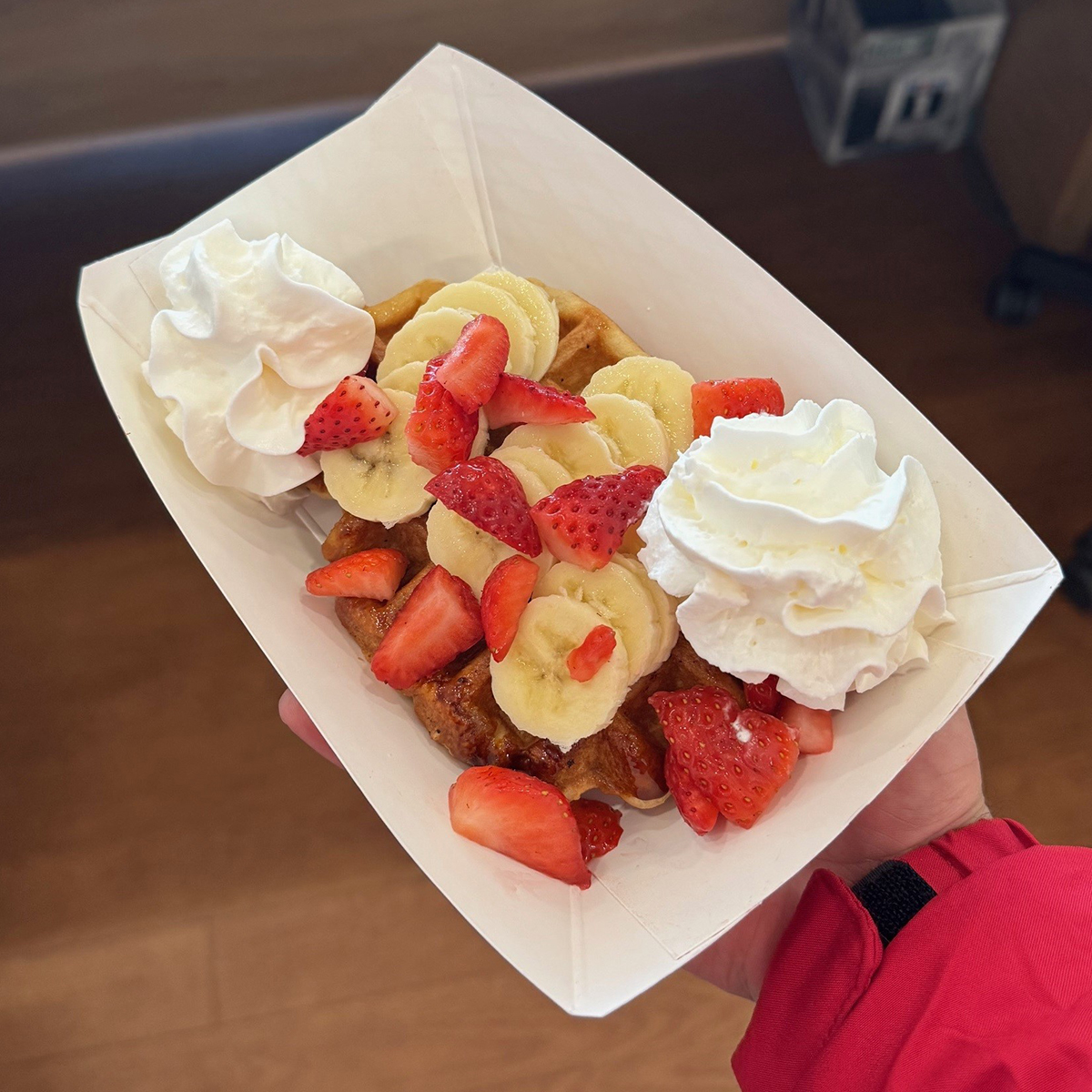 shopuslast's tweet image. Sweet treats for an amazing team! 🧇🚚 The Zinneken’s Waffle Truck stopped by Commonwealth today to share some delicious waffles with our hardworking crew. 💙 #TeamCommonwealth #EmployeeLove #LawrenceMA #ShopUsLast