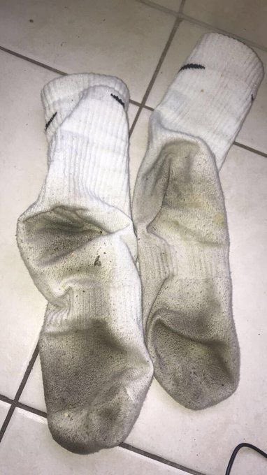 MasterUtku06's tweet image. Wer will meine müffel Socken kaufen? 

#socks #füße #dreckig #zahlsau #dominant #geldherr #findom #cashandgo #cashmaster #dominATE