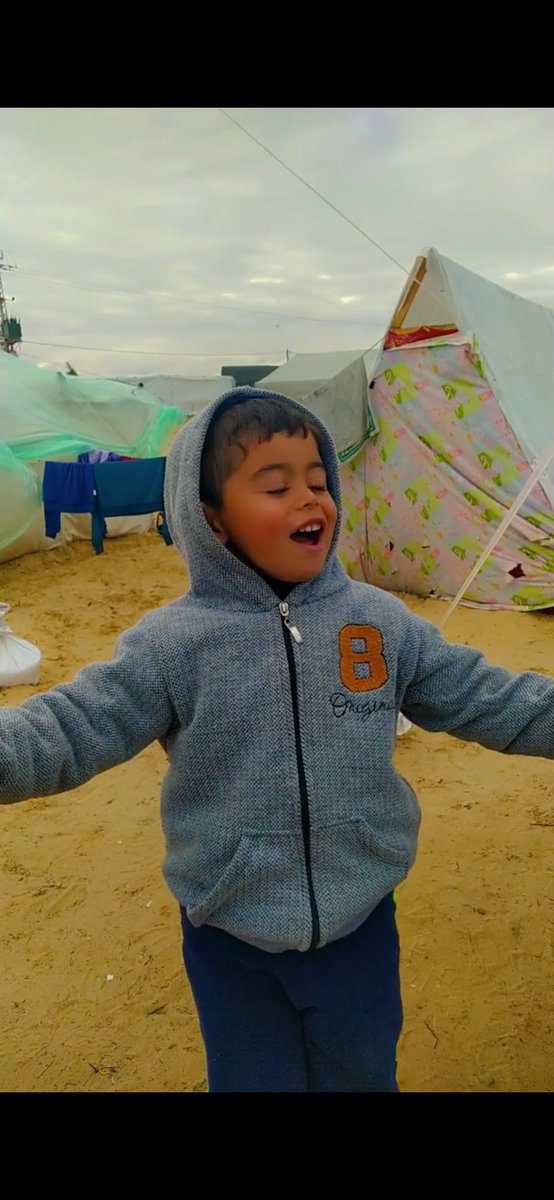 Humanity is to see pain with compassion, to look at need with a spirit of giving, and to be a support to everyone who is exhausted by life. How beautiful it is to remain human beings with hearts that beat with life. Please help this angel.
fundahope.com/en/campaigns/h…