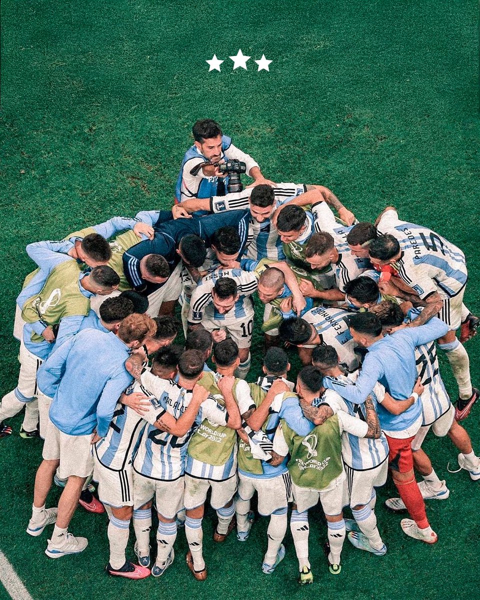 Notamendi30's tweet photo. 2 años y para toda la vida ⭐️ ⭐️ ⭐️ 18/12/22 https://t.co/uJ1fEai9Pg