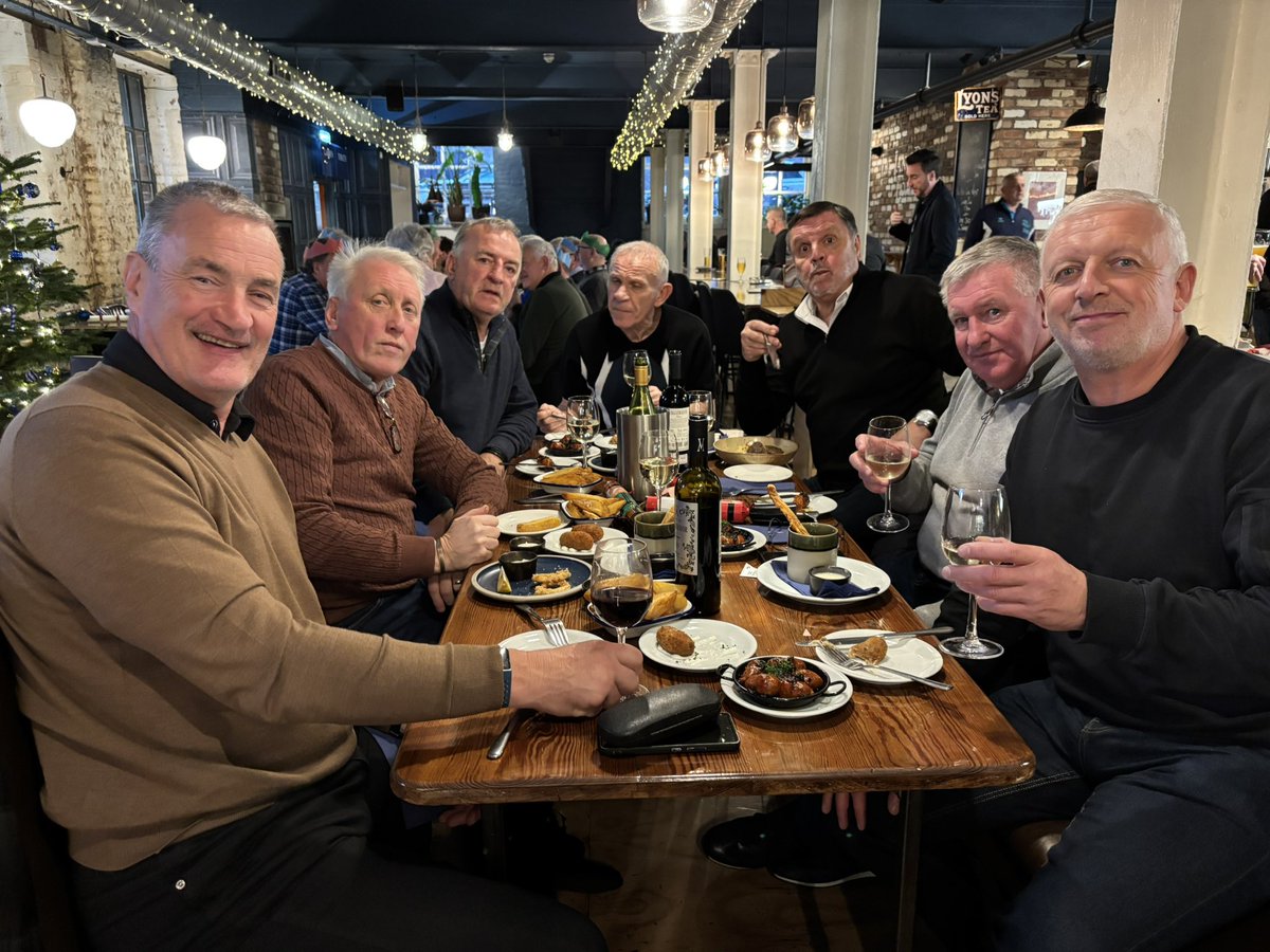 Great night with the greatest team #85reuion  
🍺all the best 💙