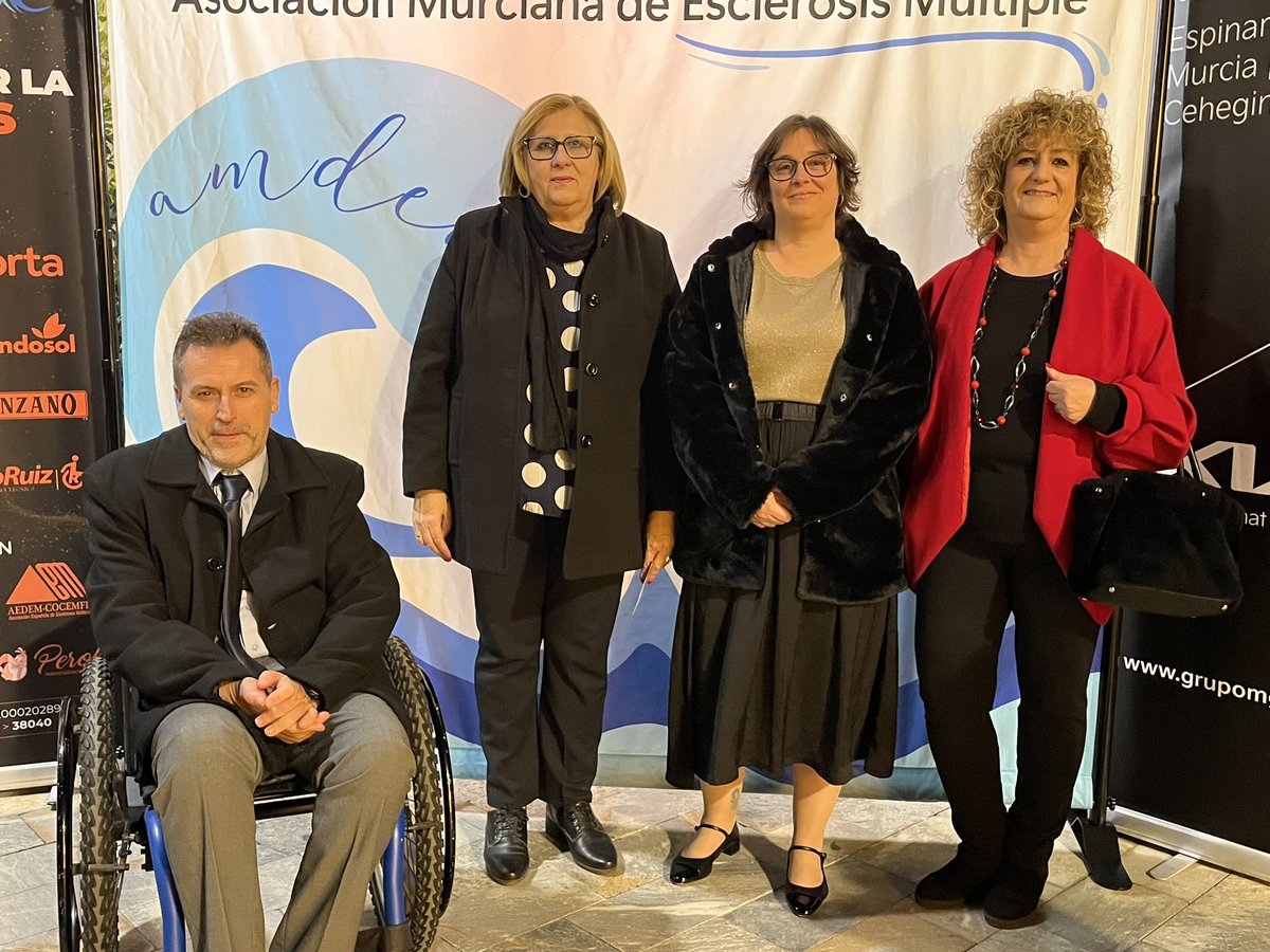 GrupoPSOEMurcia's tweet photo. Asistimos a la III Gala Benéfica Esclerosis Múltiple. https://t.co/yqAW9bsRPI
