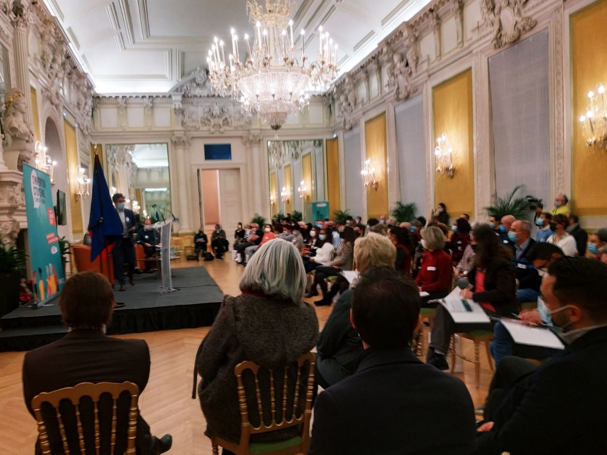 🎯 Redonner au citoyen le moyen d'agir sur ses institutions #PromesseTenue

✅ Comme chaque année, la Ville rend compte de l'avancement de la collectivité dans la mise en œuvre des 40 propositions de la Convention citoyenne

🔗 A retrouver sur clermontparticipatif.fr

#CMClermont