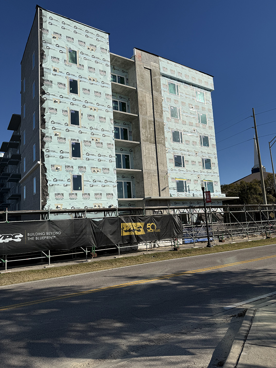 FSPArchitects1's tweet image. 🏗️ Big progress at Breeze Winter Haven! The sixth floor is prepped for painting, drywall is up on floors three to five, and stucco work has started outside.
Shout-out to Six/Ten Properties, DevMar, and WPC for bringing this project to life! Stay tuned for more updates! ✨👏