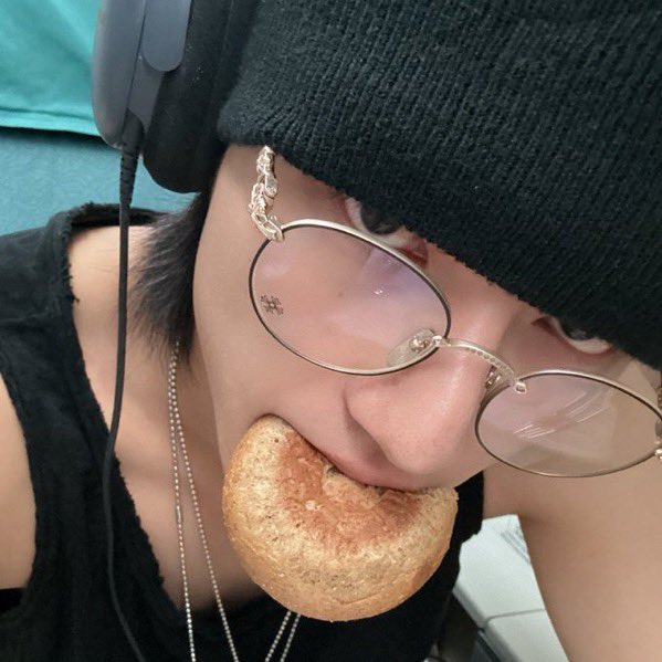 jwyrchives's tweet photo. the chrome hearts glasses... he needs to be an ambassador ASAP https://t.co/WuGxua8POn