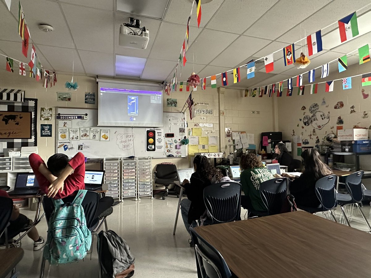 Mrs_Arteaga's tweet photo. Thank you @ATCoachCardenas for coming into 6th grade Social Studies @JordanNISD this week for our country research projects. Looking forward to the finished products!! #LearnersAtWork @nisdmsss https://t.co/8dYiy5qwJK