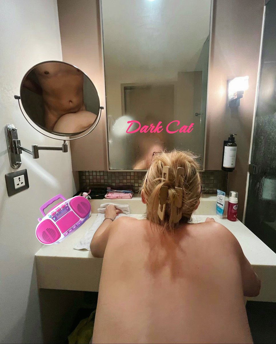 หนมน้าๆ... 
เอาขนมล่อได้ผลจริงๆด้วย🍭😋

#Nudist #Naturist #Outdoor #bdsm