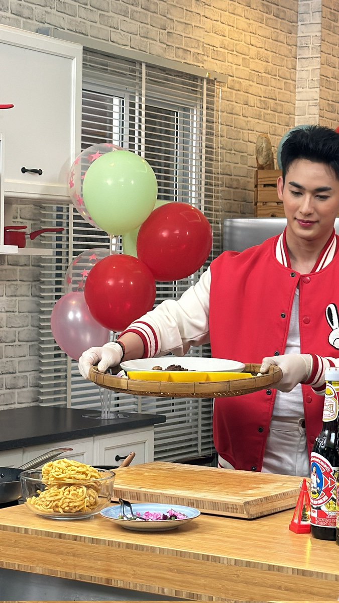 บ้านอิ่มสุขศุกร์นี้ เปิดมุมที่สุดแห่งปี 2567 ของหนุ่มหล่อหน้าใส "ไฮด์ ศรุญสธร" เปิดมุมที่ภูมิใจที่สุด และ มุมสุขใจที่สุด และ มุมท้าทายที่สุด รอติดตามชมค่ะ
🌟ศุกร์นี้ 20 ธ.ค. 67 เวลา 14.45 น. ช่อง Workpoint23
#บ้านอิ่มสุข #สถานีรักโลก #ไฮด์ #ไฮด์ศรุญสธร #Workpoint23