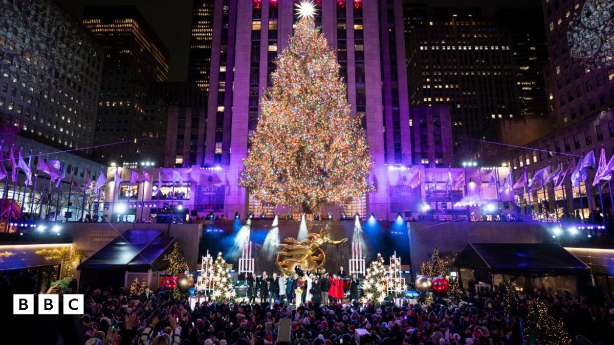 nowpressplay (@nowpressplay) on Twitter photo The countdown to #Christmas is on! π
Check out some of the amazing festive displays from all over the world via <a href="/BBCnewsround/">BBC Newsround</a> ππ
ow.ly/lesL50UoUAY The countdown to #Christmas is on! π
Check out some of the amazing festive displays from all over the world via <a href="/BBCnewsround/">BBC Newsround</a> ππ
ow.ly/lesL50UoUAY