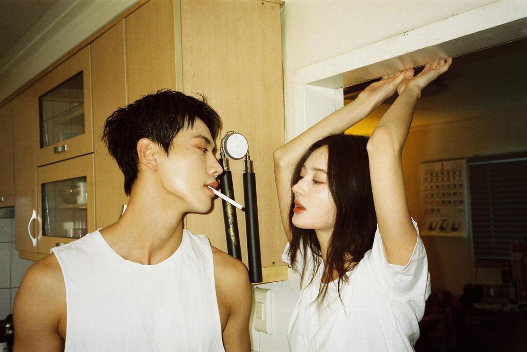 noeul85's tweet photo. #トランク 見ててこのかっこいい人絶対どこかで見たと調べてたらまさかの #EDEN2😂しかも最初からずっと推してた人だったのに最後が後味悪かったやつだ😇この時演技やりたいって言ってたけど本当に叶えたのすごい👏🏻しかも初作品でベッドシーンwここでも美しい身体披露してた←
#チョイゴン #조이건 https://t.co/pCpYNHXBA0