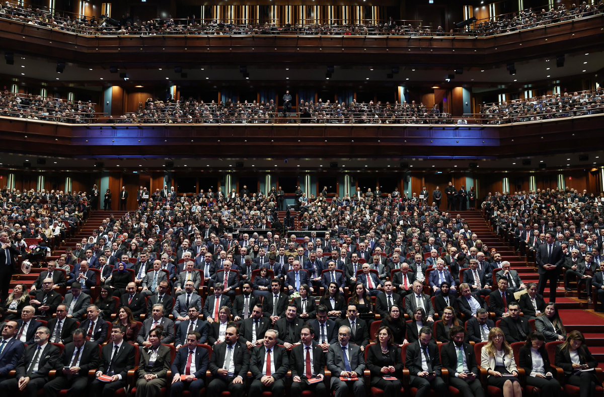 Ülkemizi bilimle her gün bir adım daha ileriye taşıyan bilim insanlarımıza ödülleri takdim edildi! 🏆

👥 2024 TÜBİTAK Bilim, Özel, Hizmet ve Teşvik Ödülleri töreni, Cumhurbaşkanı <a href="/RTErdogan/">Recep Tayyip Erdoğan</a>'ın himayelerinde; <a href="/TCSanayi/">Sanayi ve Teknoloji Bakanlığı</a> Bakanı <a href="/mfatihkacir/">Mehmet Fatih KACIR</a> ile TÜBİTAK Başkanı <a href="/ProfOrhanAydin/">Prof. Dr. Orhan Aydın</a>'ın