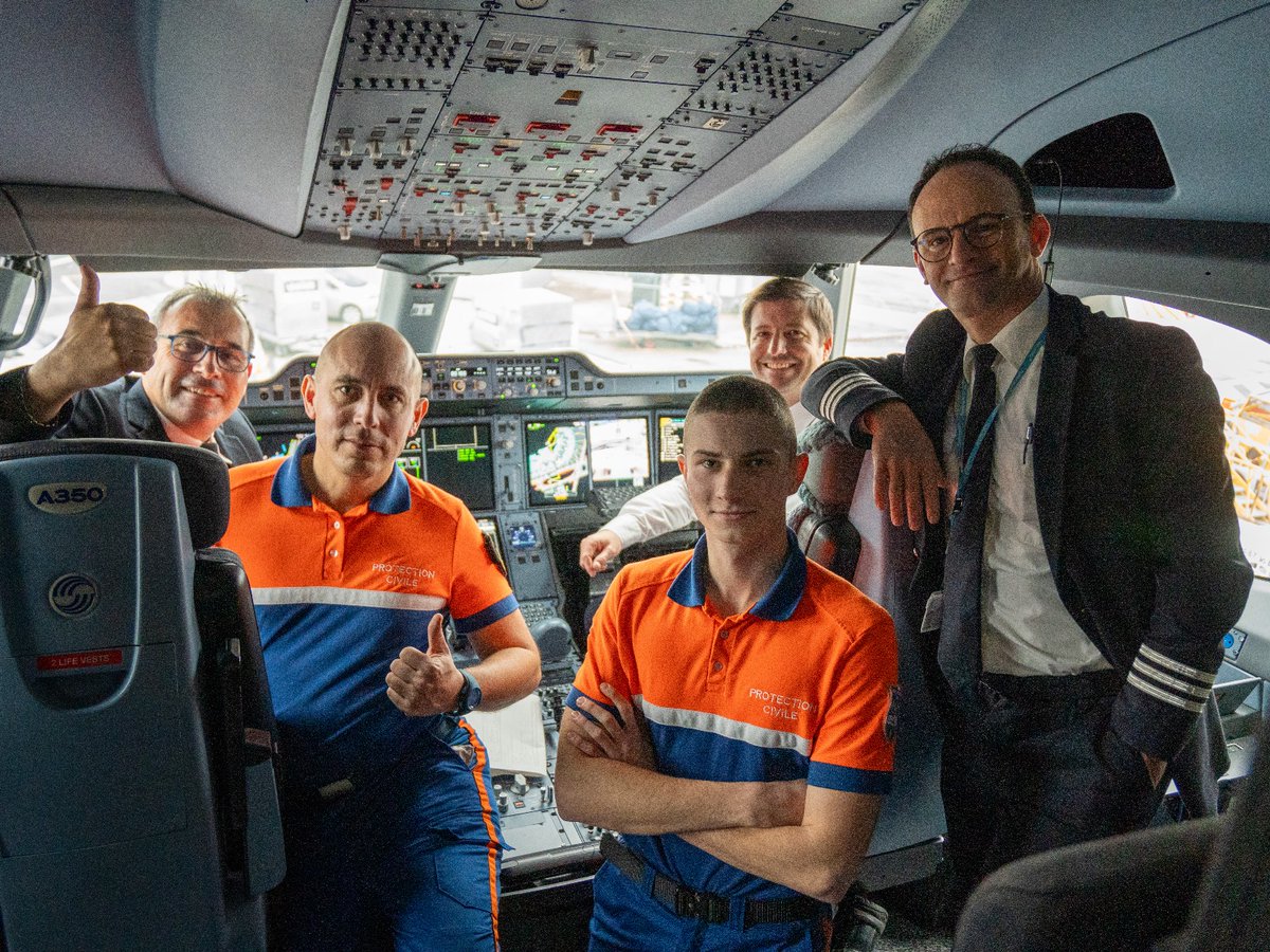 ProtecCivilefr's tweet photo. Cet après-midi, 20 bénévoles de la Protection Civile ont pris l’avion direction Mayotte pour venir en aide aux populations durement frappées par le cyclone Chido.

🔗 Soutenez l'effort collectif 👉https://t.co/yU6Uy9XqvY https://t.co/wKPoujWpx9