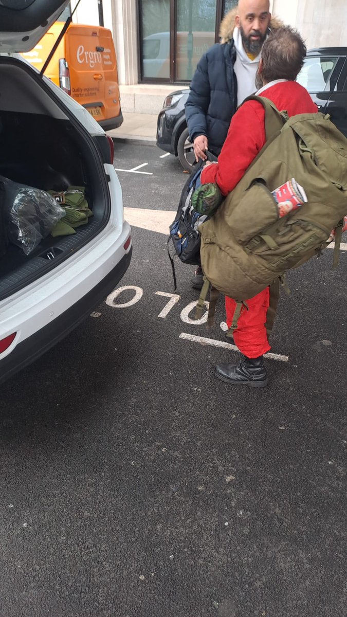rudol9h's tweet photo. We went to Charing Cross to hand out some winter essentials to our homeless friends, we had tents, sleeping bags, socks, gloves,hats, rucksacks
If anyone wants to kindly donate https://t.co/HyXXPDWcNh
#EdmontonOneCommunity #OneCommunityEdmonton
#AdelphiTerrace https://t.co/CLZ0GuO7KR