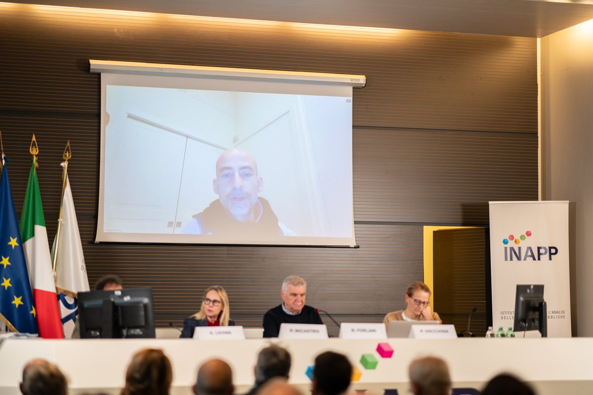 InappGov's tweet photo. Con le riflessioni di V.Caridi si conclude il seminario sull’#AtlantedelLavoro.
Due le tavole rotonde svolte: una tecnica, moderata da P.Severati; l’altra, strategica, coordinata dal presidente N.Forlani.
▶️ https://t.co/4aVbtIDEJg
#18dicembre #PNGiovaniDonneLavoro https://t.co/ebTdZongEU