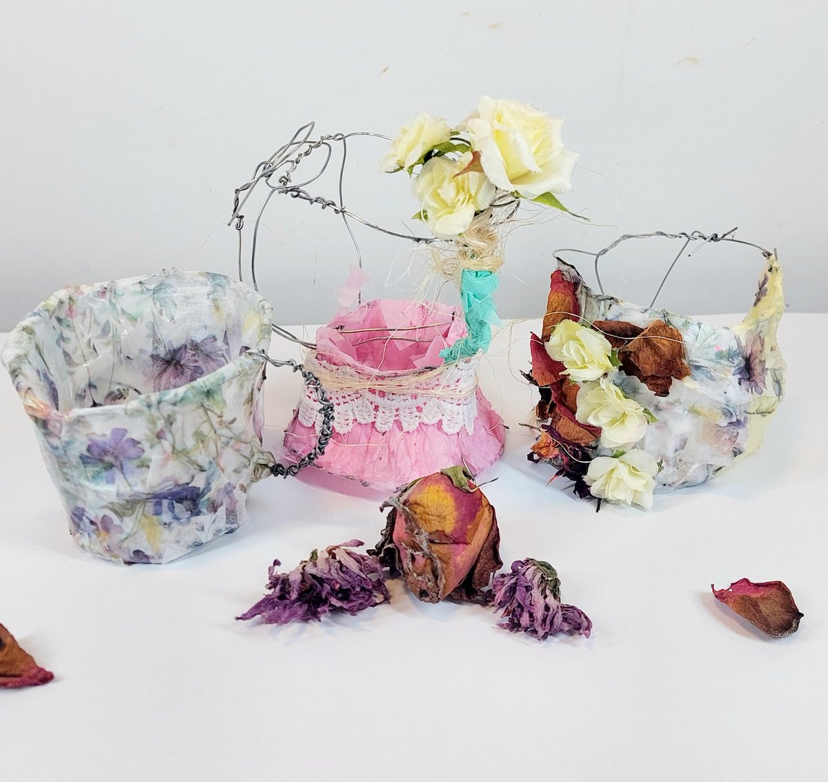 Absolutely blown away with these amazing wire sculptures from 9I. Wire sculpture is new to our curriculum this year, and they have gone above and beyond my expectations <a href="/AldersleyHighSc/">AldersleyHighSchool</a> <a href="/AldersleyTeam9/">AldersleyTeam9</a> <a href="/jkp_stephens/">JKP Stephens</a> <a href="/MrsThomas_art/">Mrs E Thomas</a>