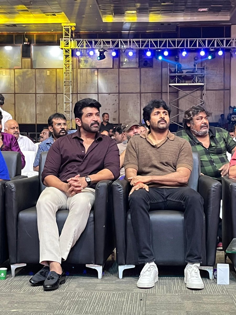 AnandSkfc's tweet photo. #KingSK at #VanangaanAudioLaunch 👍 https://t.co/DRjqcmNc8t