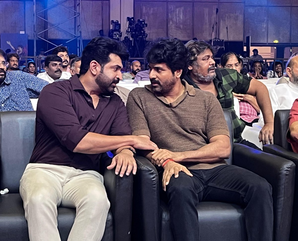 AnandSkfc's tweet photo. #KingSK at #VanangaanAudioLaunch 👍 https://t.co/DRjqcmNc8t