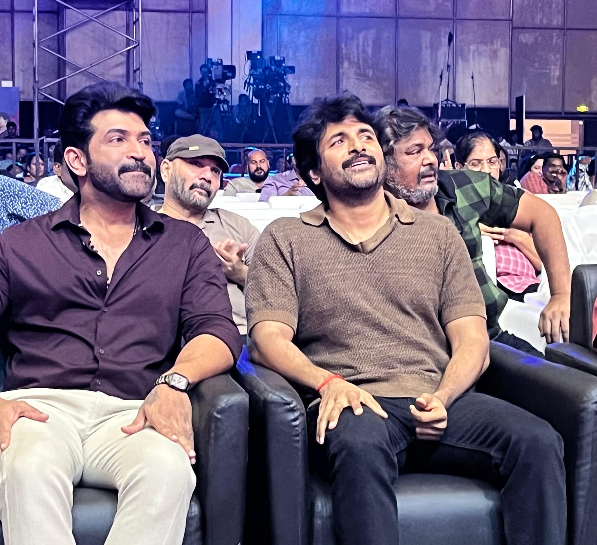 AnandSkfc's tweet photo. #KingSK at #VanangaanAudioLaunch 👍 https://t.co/DRjqcmNc8t