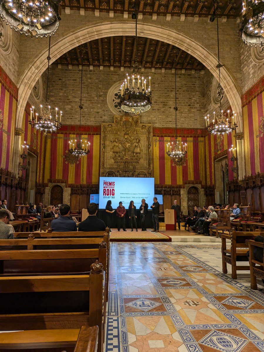 Feministes de Catalunya (@feministes_cat) on Twitter photo Ja som al Saló de Cent de <a href="/bcn_ajuntament/">Ajuntament de Barcelona</a>
Primer premi de periodisme social pel Documental Sense Ficció "Allà on fa més mal".
El testimoni de quatre mares víctimes de #violenciavicaria que han perdut els seus fills a mans dels pares.
#PremisMontserratRoig
Enhorabona! Ja som al Saló de Cent de <a href="/bcn_ajuntament/">Ajuntament de Barcelona</a>
Primer premi de periodisme social pel Documental Sense Ficció "Allà on fa més mal".
El testimoni de quatre mares víctimes de #violenciavicaria que han perdut els seus fills a mans dels pares.
#PremisMontserratRoig
Enhorabona!