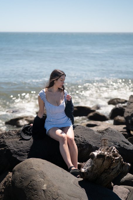 Watch Danielle's leaked NSFW photo on TwXstars