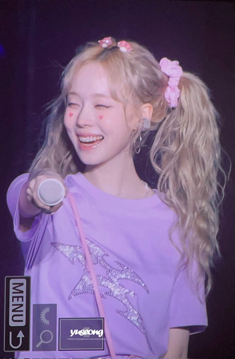 Nostale_pengu's tweet photo. Thread of Winter's blonde hair because I'M GRIEVING 😭 (and it's the end of 2024 and that hair almost lasted the whole year) https://t.co/iQ6GgNdbo7