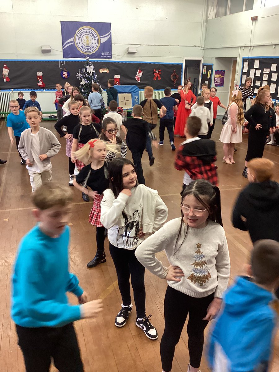 Miss Russell & P3/4 tweet media