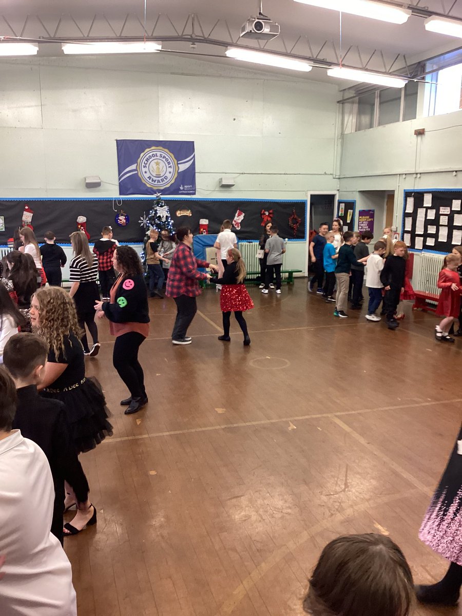 Miss Russell & P3/4 tweet media