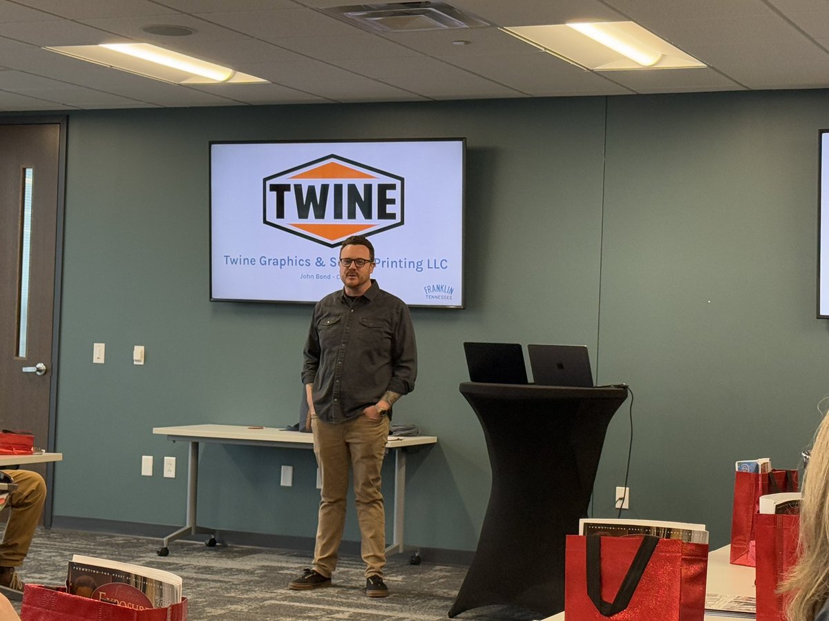 cmdpublishing's tweet image. Thank you to @visitfranklin for allowing the @wherald and @SouthernExp to present our product to area hotels at your meeting with hotel managers today! Also a thank you to @williamson_inc for sharing their meeting space with the community! #visitfranklin