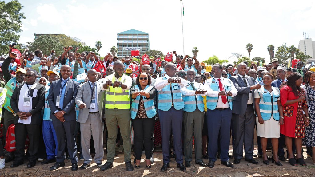 _bravine99's tweet photo. CHPs  Remuneration:
Remunerated 7,480 CHPs , recognizing their vital role in community health service delivery, improving healthcare access, and promoting health education, particularly in underserved areas of Nairobi County
Sakaja Delivers
Sakaja On JKLive https://t.co/FtAVZngWnE