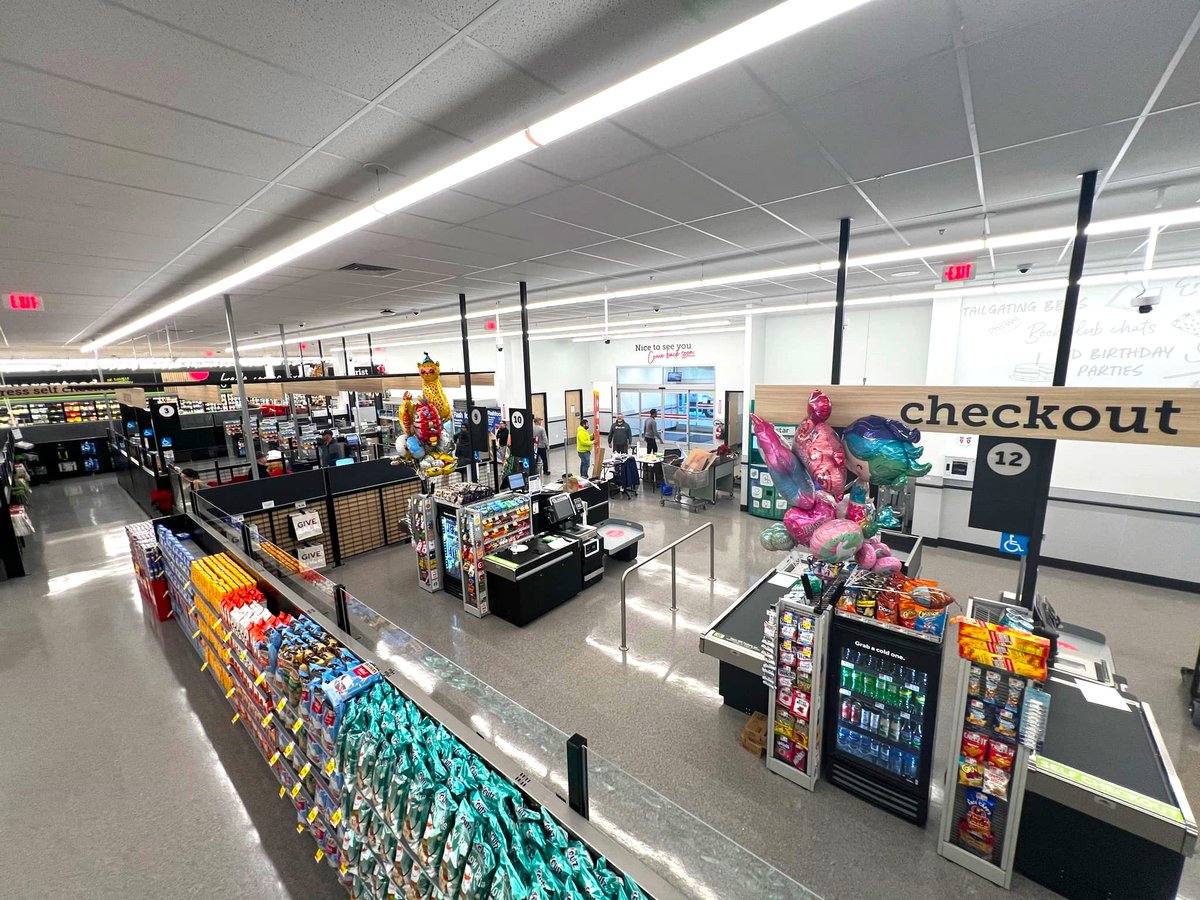 BowdoinBuilds's tweet photo. Work is complete at @StopandShop's new Acton, MA location. The new 66,000 SF supermarket opened on 12/13/24. Exterior work included building façade modifications, parking lot improvements and sidewalk installation. Interior scope: new MEPs, LED lighting and utilities upgrades. https://t.co/IeyviCOPI6
