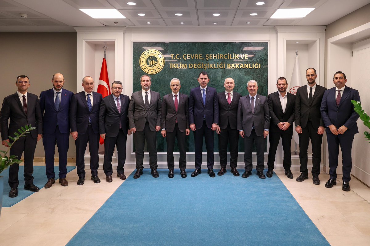 Trabzon heyeti olarak Çevre, Şehircilik ve İklim Değişikliği Bakanımız Sayın <a href="/murat_kurum/">Murat KURUM</a>’u ziyaret ettik.

Trabzonlu hemşehrilerimizin ihtiyaçlarını ve taleplerini ele aldık, Trabzonspor’umuz için atılabilecek adımları ortak bir vizyonla istişare ettik.

Var gücümüzle çalışarak