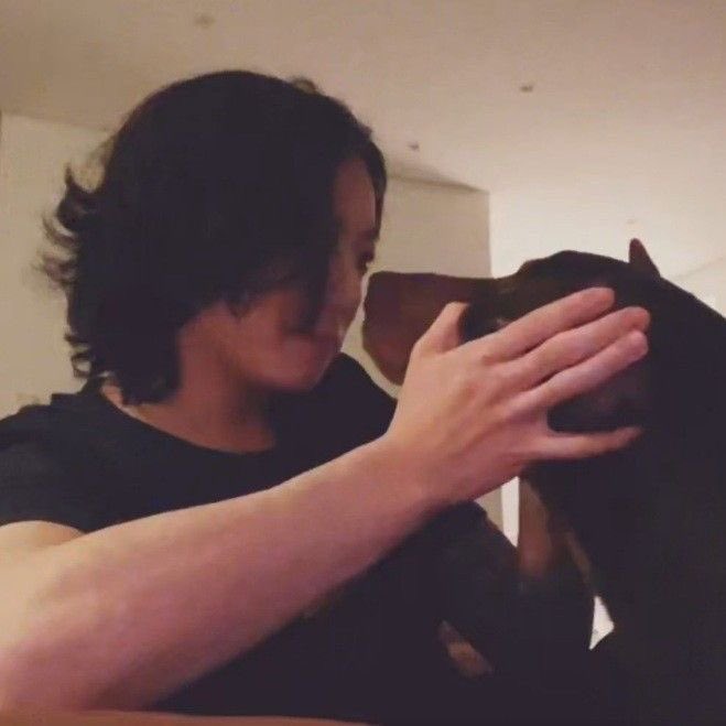 Most-viewed individual lives in real-time on Weverse in history:

#1. Jungkook (181224) — 18M (NEW)
#2. Jungkook (020223) — 16.3M (-1)
#3. Jungkook (030423) — 15.8M 
#4. Jungkook (270723) — 15.1M 
#5. Jungkook (050823) — 14.6M
#6. Jungkook (290623) — 12.8M
#7. Jungkook (020223