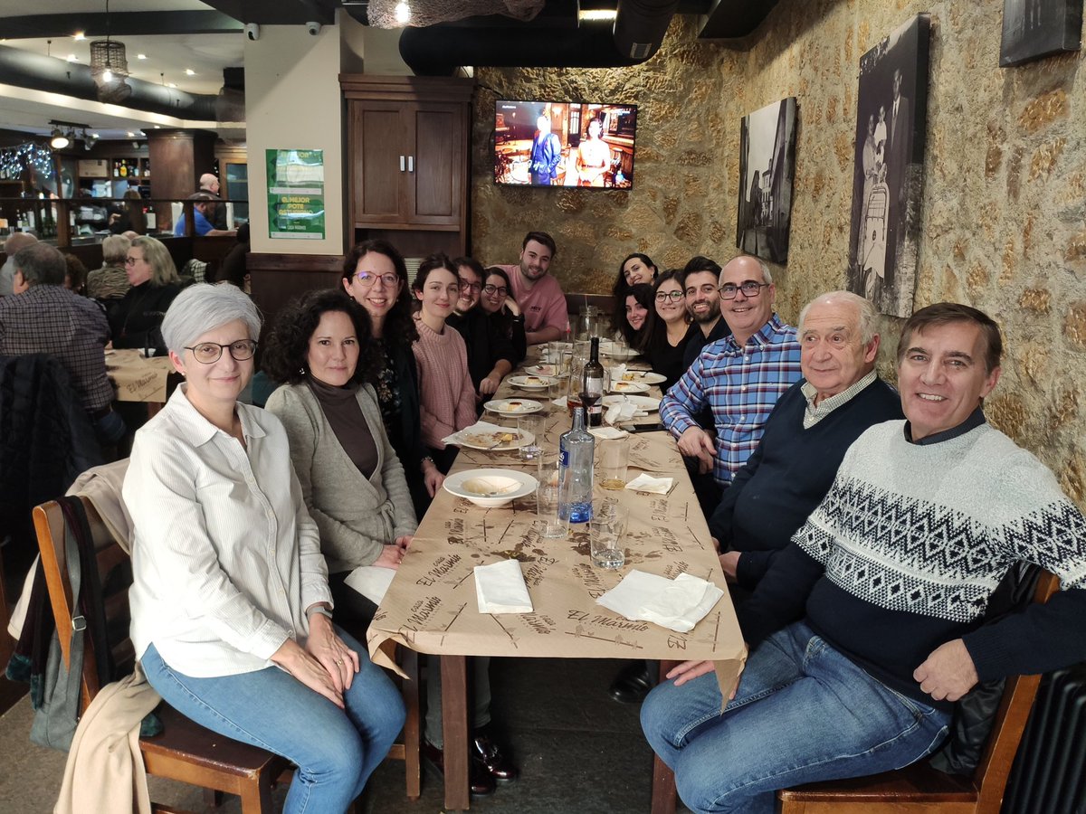 Juan Mangas (@juanmangas) on Twitter photo Today we had our Xmas meal with a very special guest <a href="/Caroline_E_Paul/">Caroline Emilie Paul</a> . Happy Xmas and our best wishes for the new year from <a href="/bioorganicaUOVI/">BioorganicaUOVI</a> Today we had our Xmas meal with a very special guest <a href="/Caroline_E_Paul/">Caroline Emilie Paul</a> . Happy Xmas and our best wishes for the new year from <a href="/bioorganicaUOVI/">BioorganicaUOVI</a>