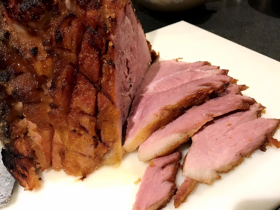 A2: For #4thofJuly, it's burgers. For #Thanksgiving, it's turkey. For #Christmas, it's my Easy Honey Ham. #FoodTravelChat  realfoodtraveler.com/easy-honey-gla…