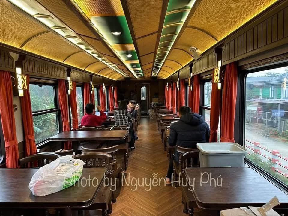 than_hoang's tweet photo. New train Hanoi - Ho Chi Minh City from 2025 😍😍😍

📸 By Nguyen Huy Phu

#vietnam #vietnamthefocus #train #new #hanoitrain #saigontrain #hanoitosaigon #gorgeous #experience #unique #picturesque https://t.co/Ir9jXbubI8