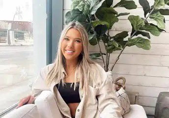 Why is nobody talking about how based Gypsy Rose’s sister Mia Blanchard is? 
#gypsyrose #novela #miablanchard